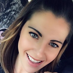 Meet your Posher, Karissa